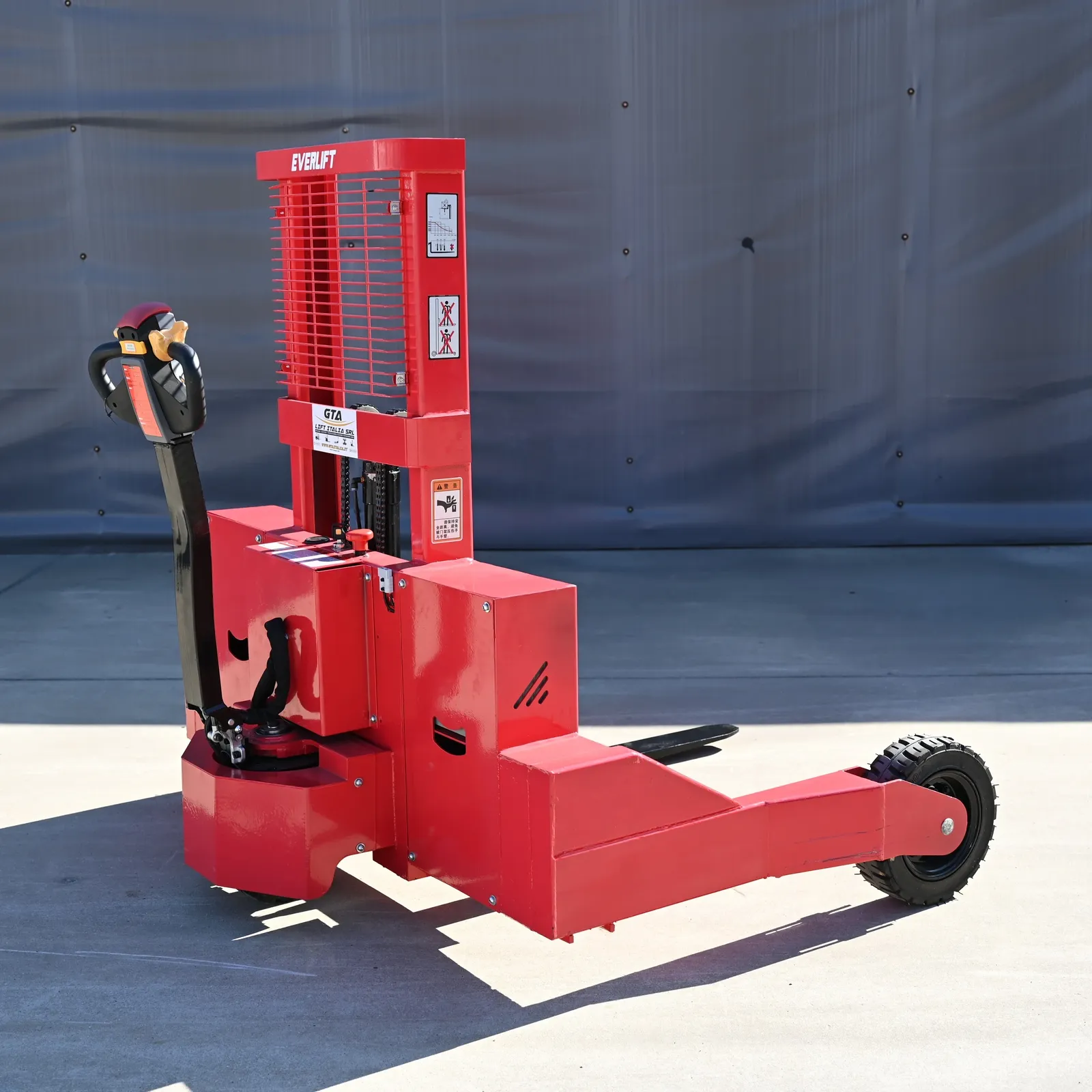 Rugged Off Road Electric Stacker Adopts Large-Size Pu photo 2