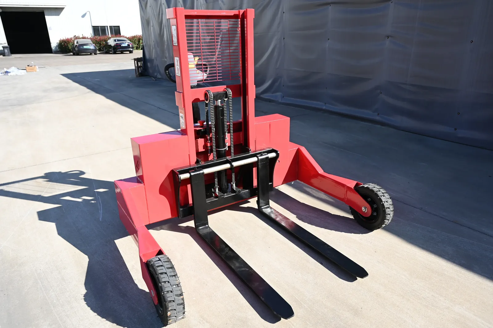 Rugged Off Road Electric Stacker Adopts Large-Size Pu photo 5