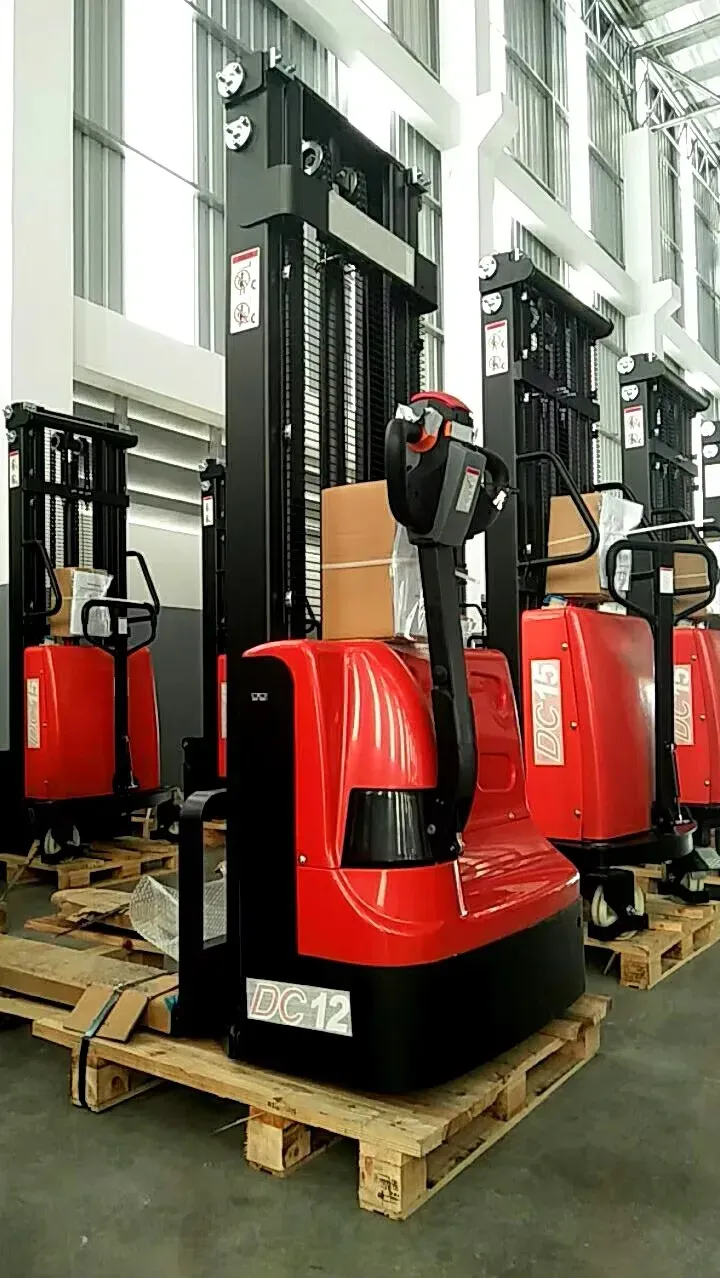 Battery Operated Electric Pallet Stacker 1.5Ton photo 5