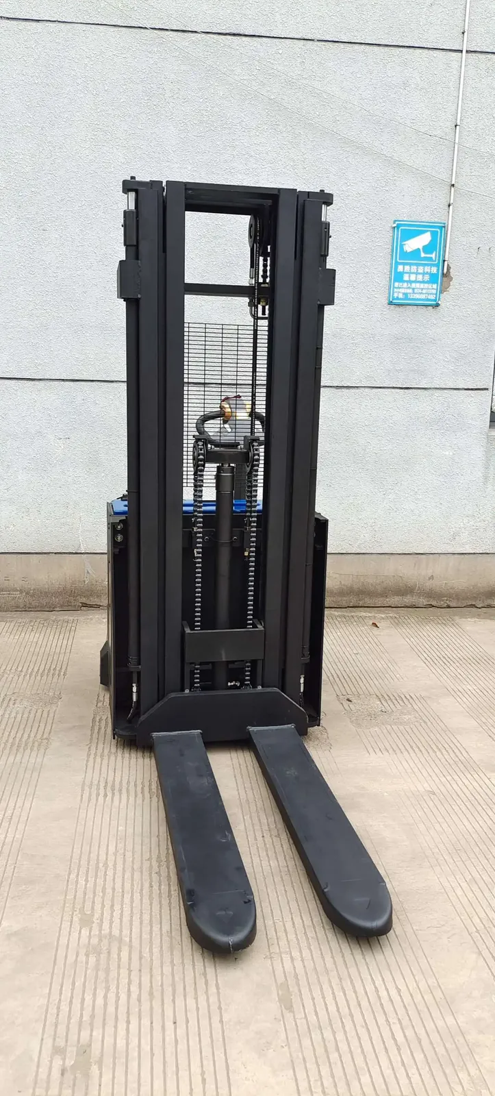 Electric Pallet Stacker Forklift 1.5Ton Walkie detail 4