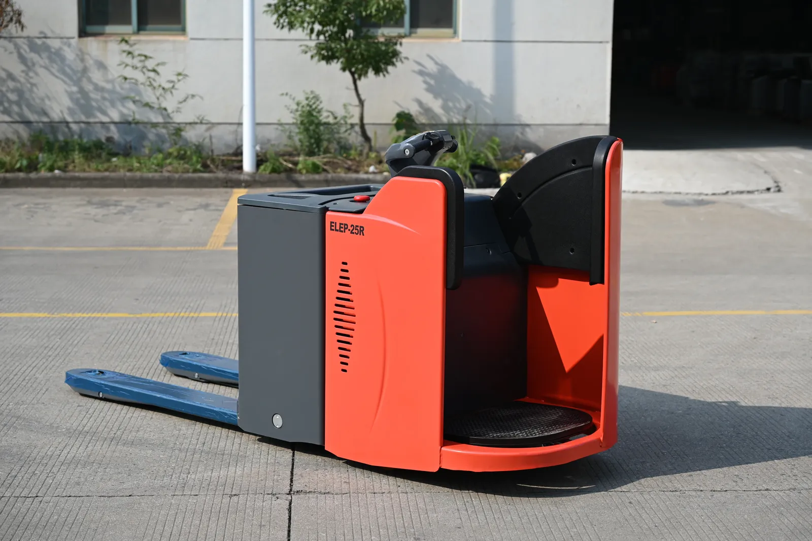 Ride on Electric Pallet Truck 2000 to 2500 kg detail 6