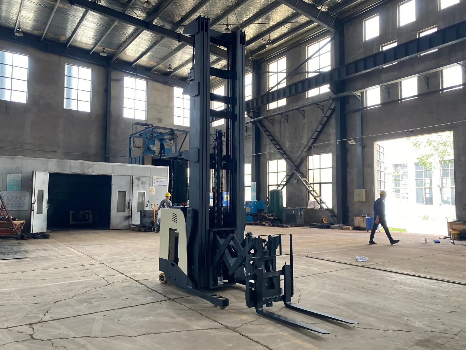 CQD16J Stand on High Mast Electric Reach Truck 1500 kg detail 6