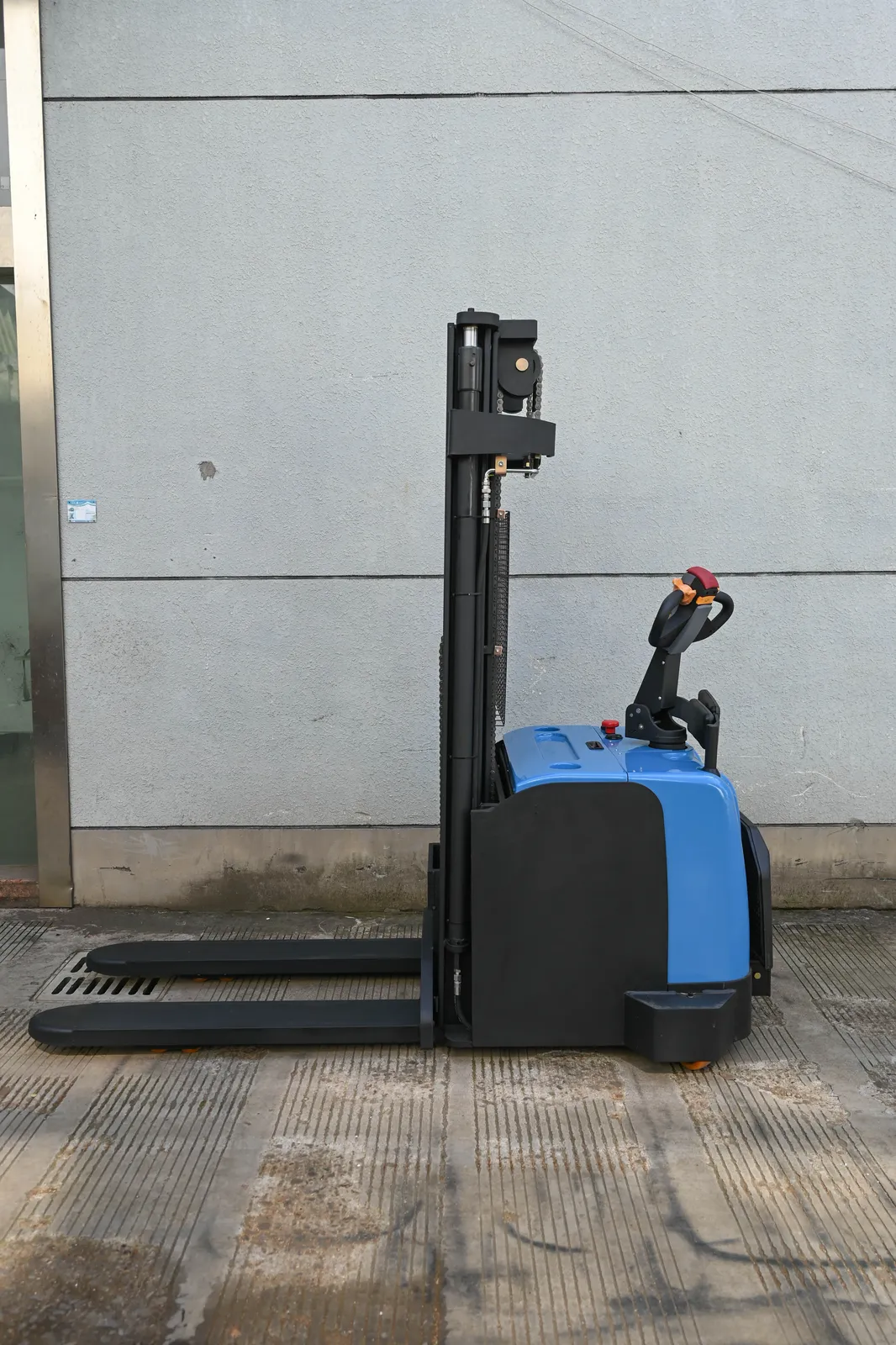 Walkie Electric Pallet Stacker 1.5Ton photo 4