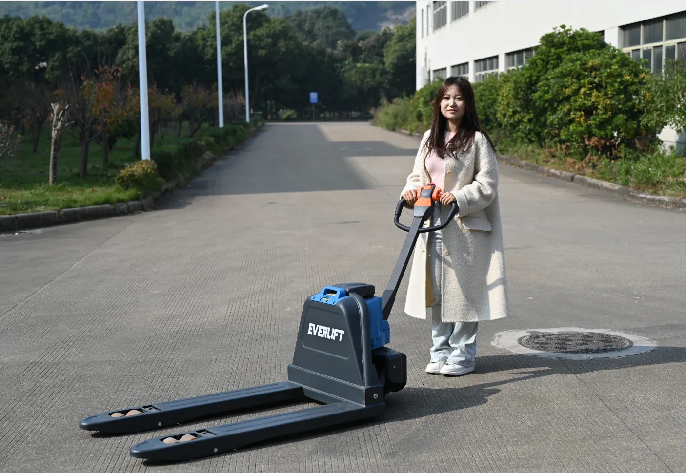 Walkie Electric Lithium Pallet Truck 1.5 Ton photo 5