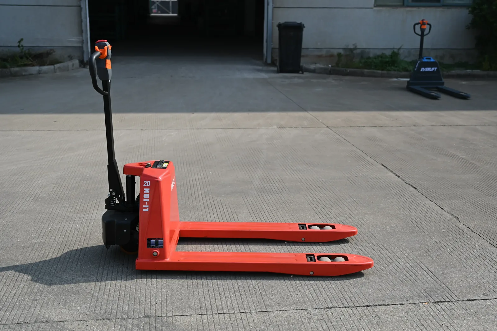 Lithium Battery Electric Pallet Jack 1.5 Ton 2 Ton photo 4