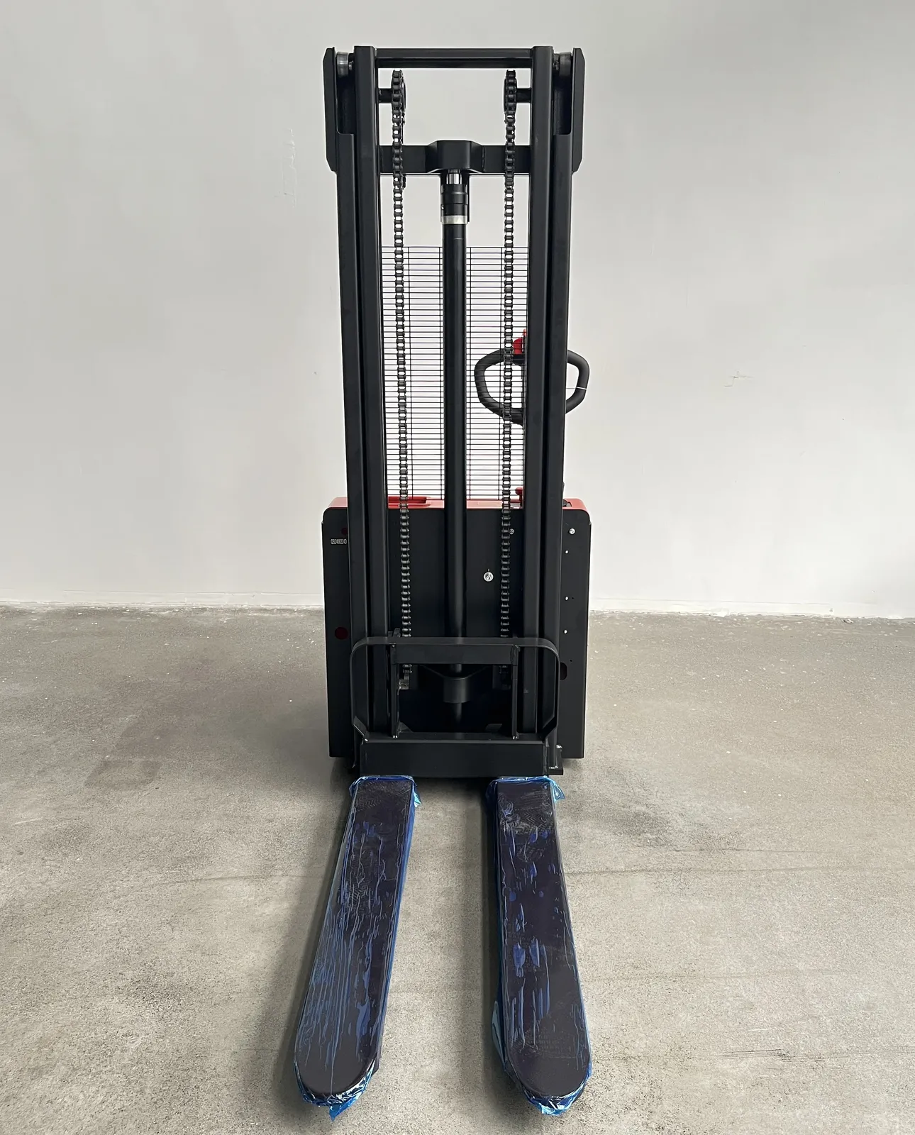 1.5-2 Ton Electric Industrial Stacker 1.6-4m Lift Height photo 5