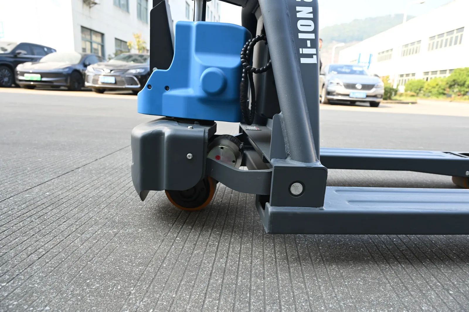 ELEP-15ZLI 1.5 Ton Walkie Brushless Electric Pallet Truck detail 11