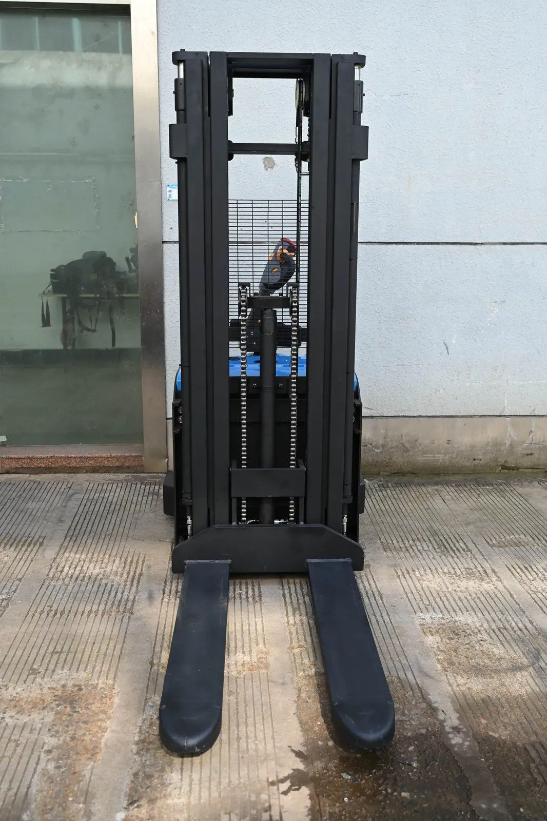 Full Electric Walkie Pallet Stacker 1.5 Ton 2 Ton photo 4