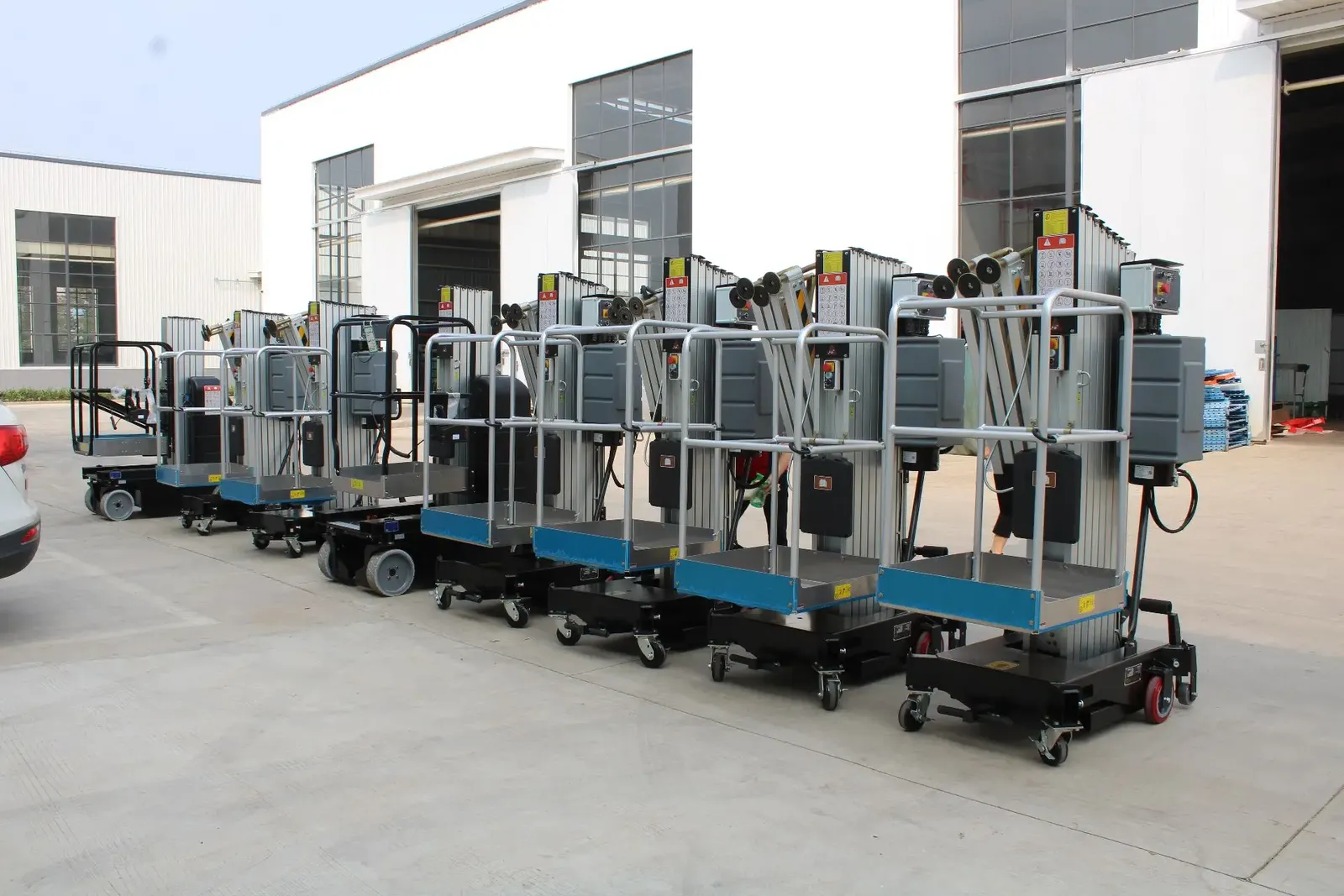 AWP 6M 8M 12M Mobile Aluminium Work Platform Tilt Towing detail 10