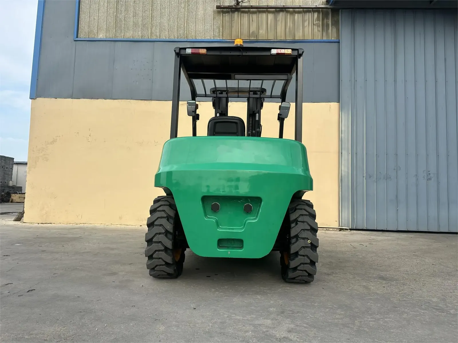 FD50 5 Ton Electric Forklift with Lithium-Ion Battery photo 3