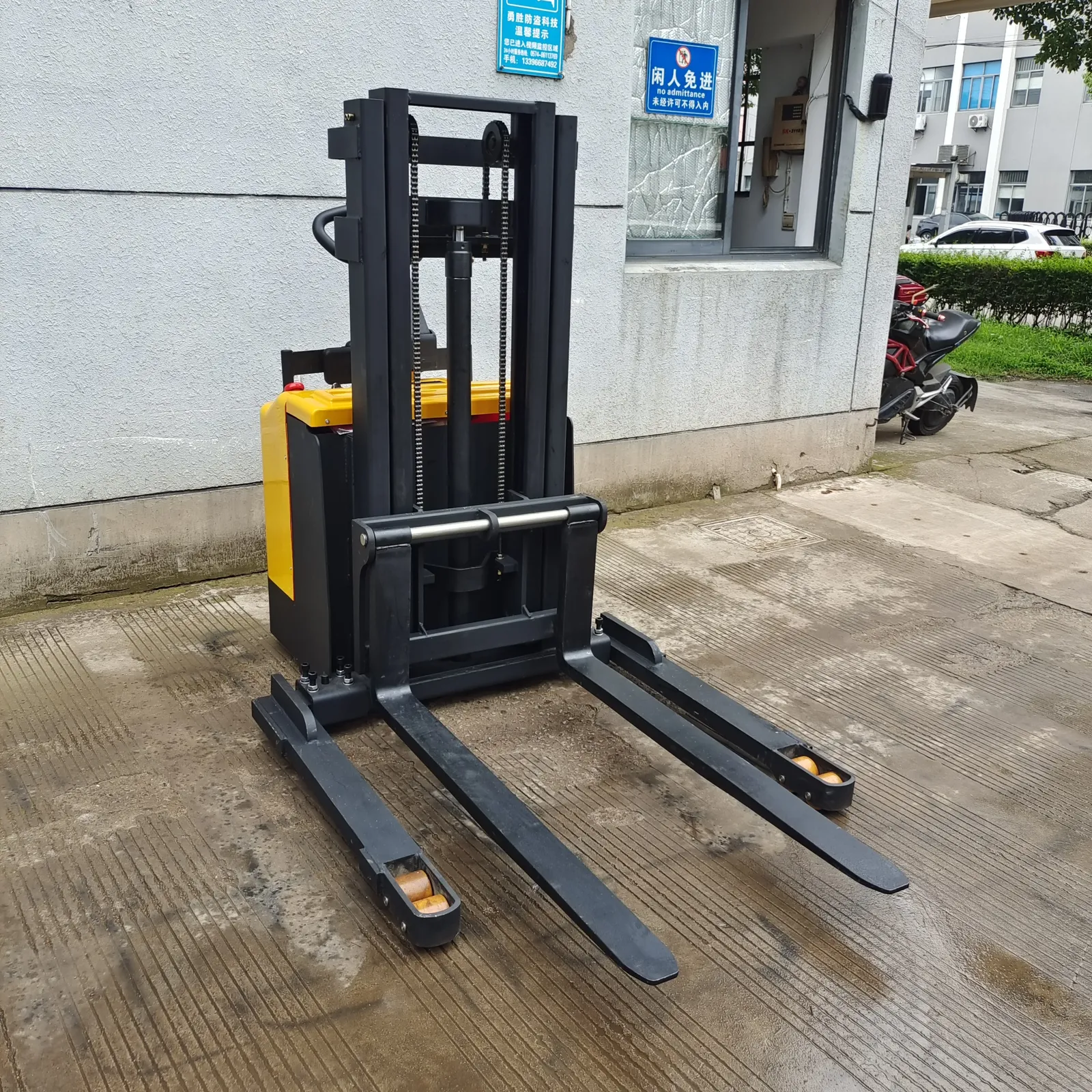 ELES-20D Stand-On Full Electric Stacker 2t photo 3