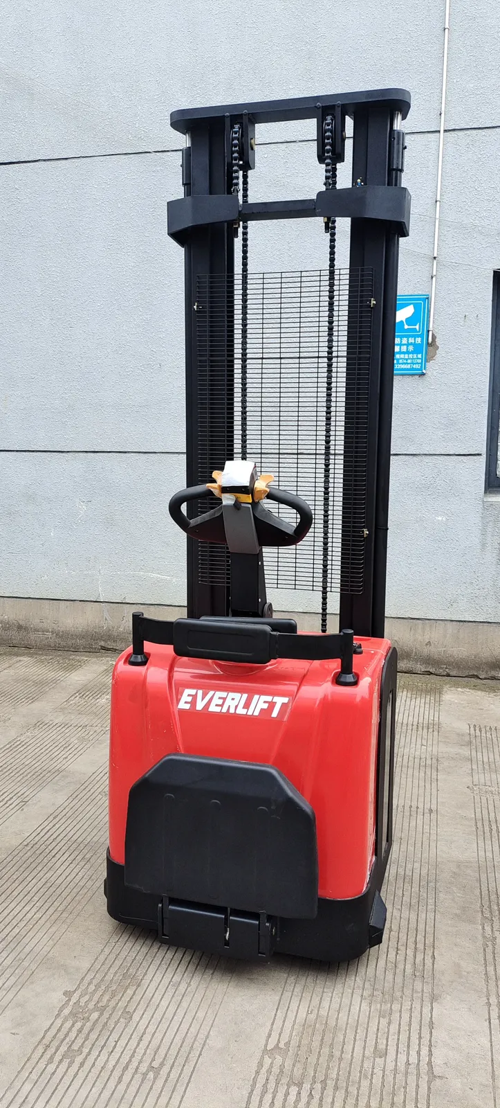 Stand on Electric Pallet Stacker ELES-16P 1.5t photo 2