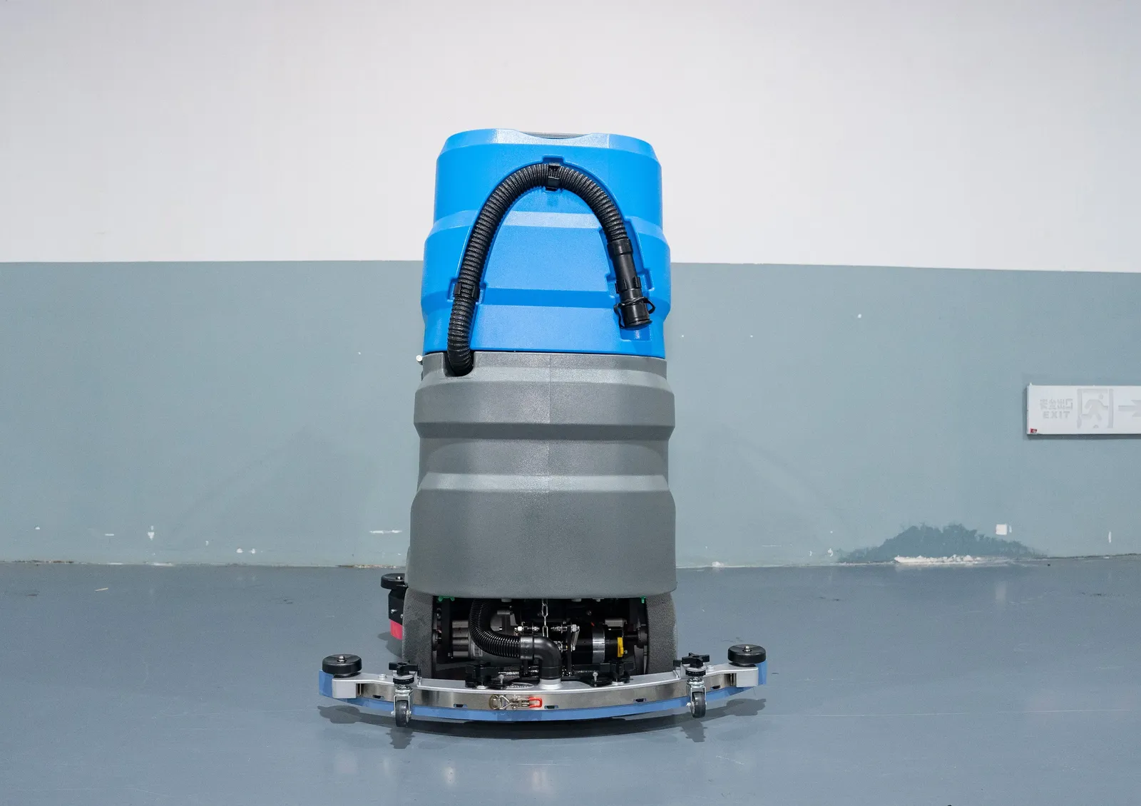 Dual-brush XD85S Ride-on Electric Floor Scrubber Dryer photo 5