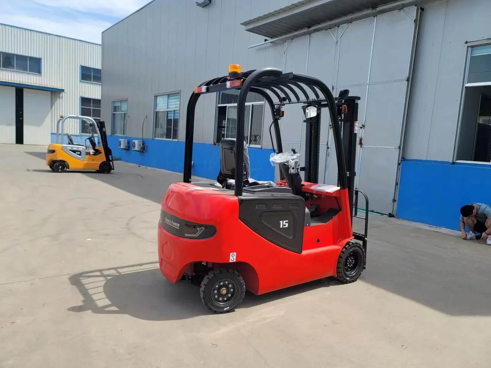 2.5T 3T 3.5T Lithium Electric Forklift Truck Factory photo 4
