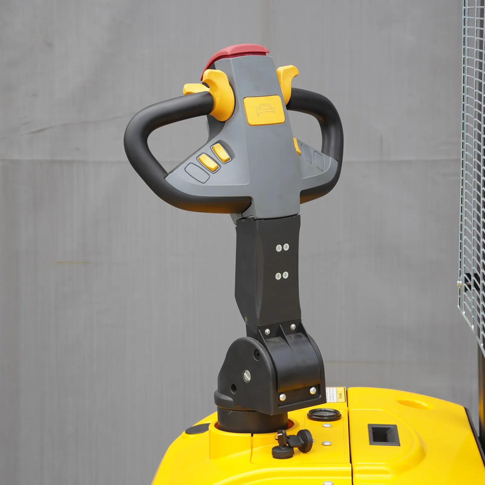 ELES-15F Stand on Electric Pallet Stacker 1.5Ton detail 11