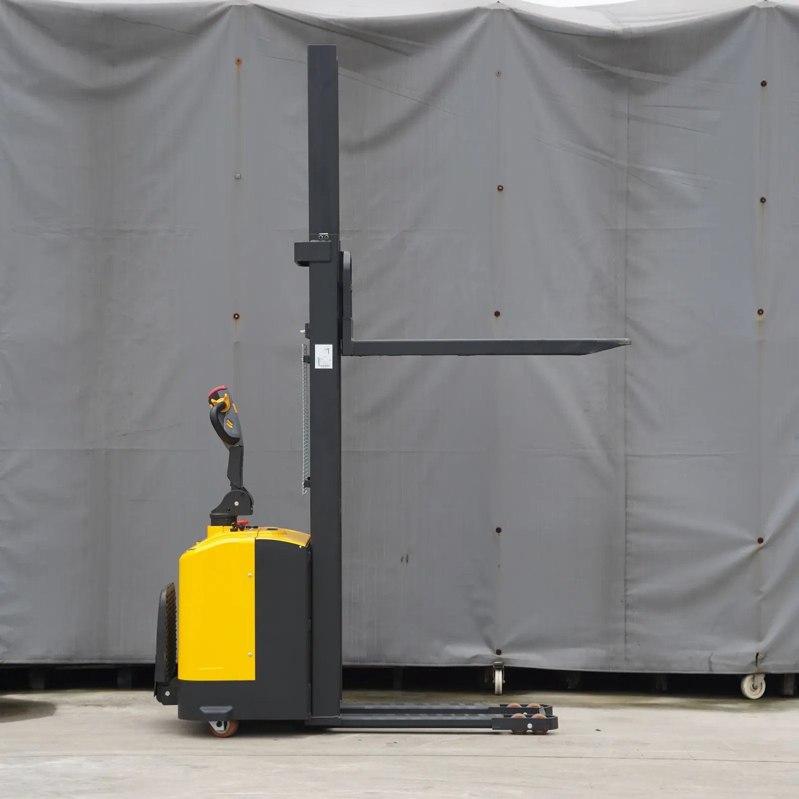 ELES-15F Stand on Electric Pallet Stacker 1.5Ton photo 2