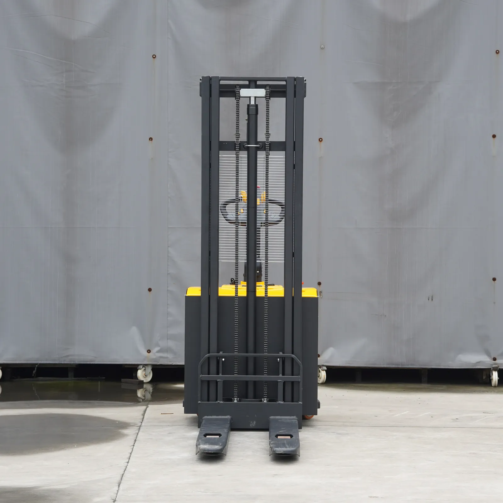 ELES-15F Stand on Electric Pallet Stacker 1.5Ton photo 4