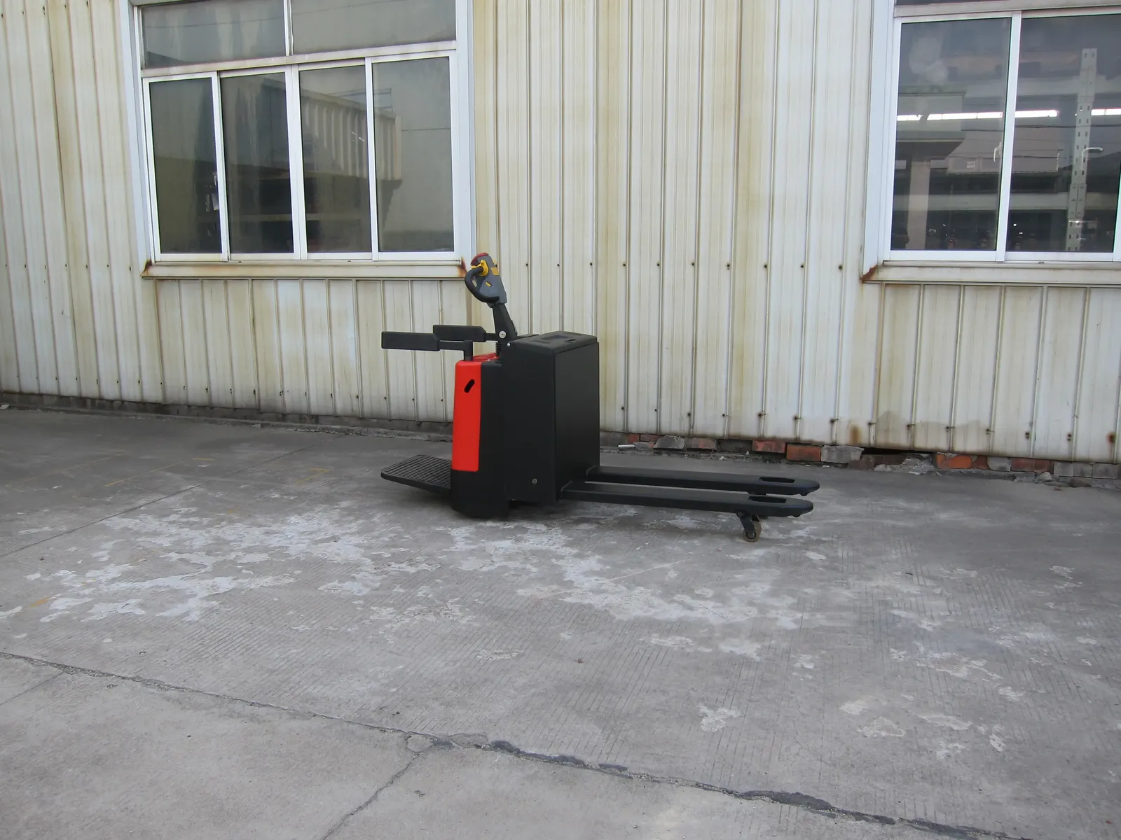 ELEP-20G Stand on Electric Pallet Truck 2Ton detail 4