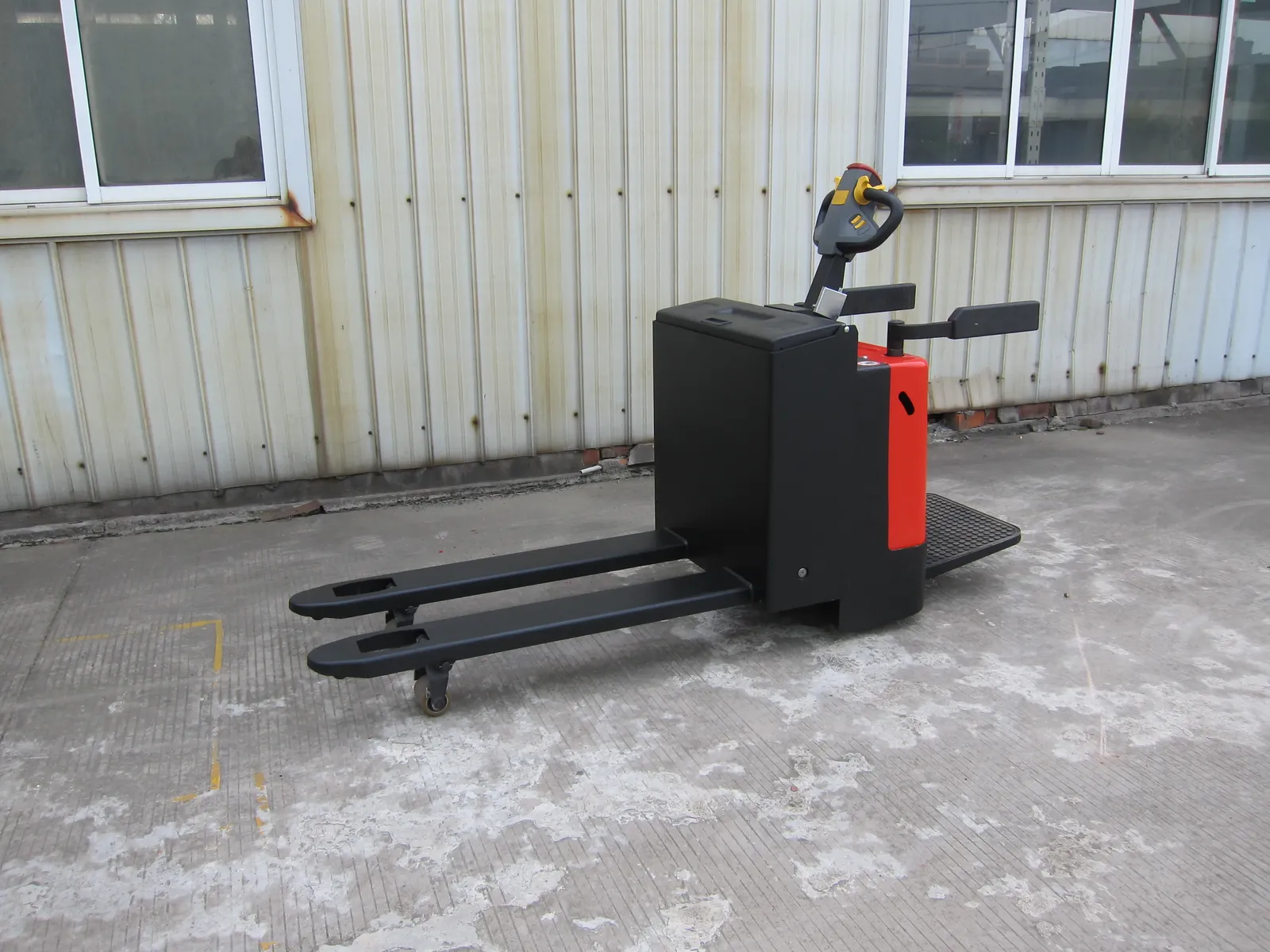 ELEP-20G Stand on Electric Pallet Truck 2Ton photo 2