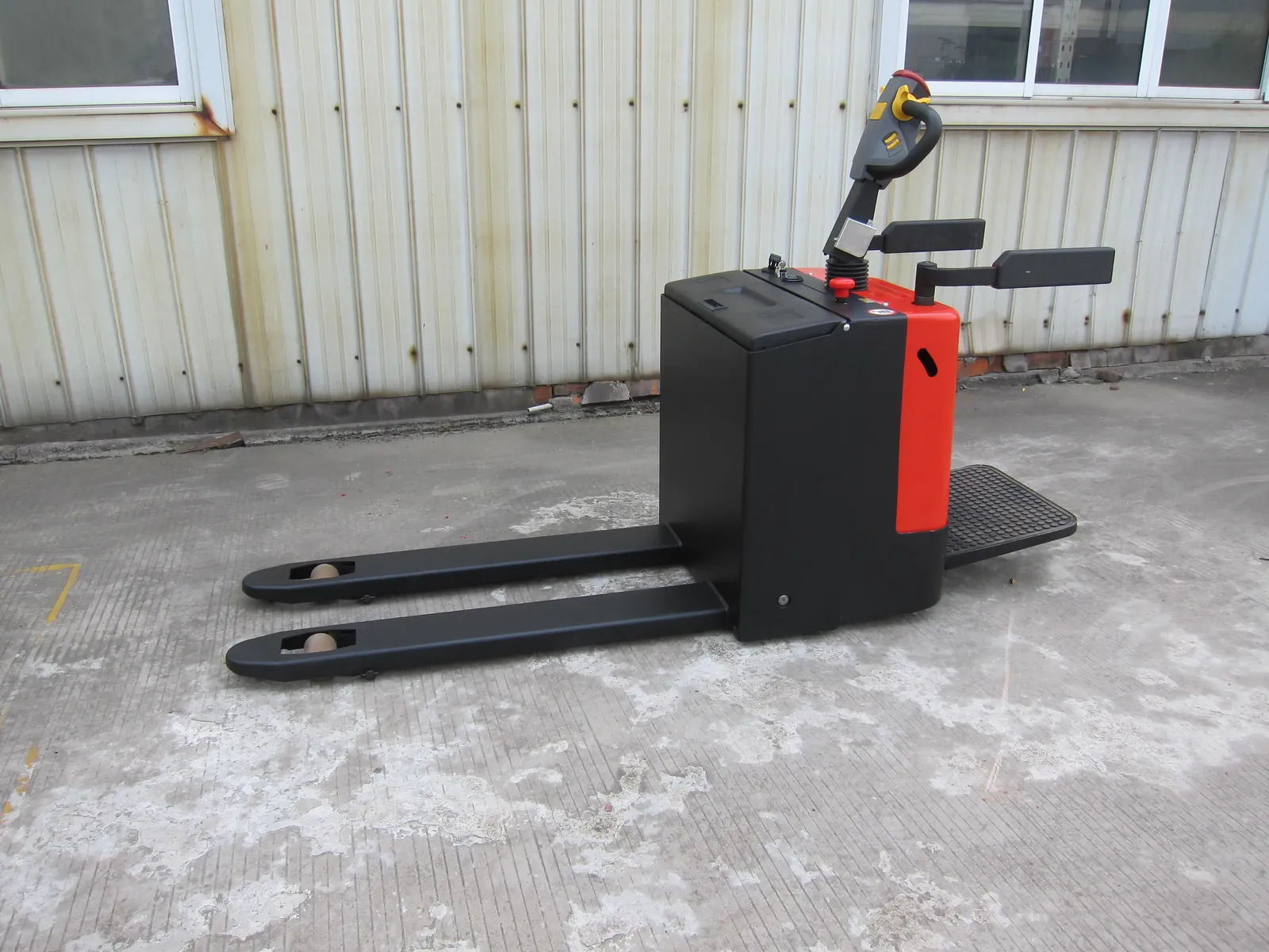 ELEP-20G Stand on Electric Pallet Truck 2Ton photo 3