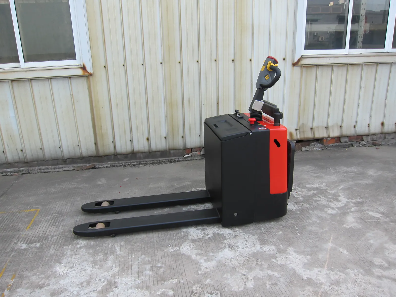 ELEP-20G Stand on Electric Pallet Truck 2Ton photo 5