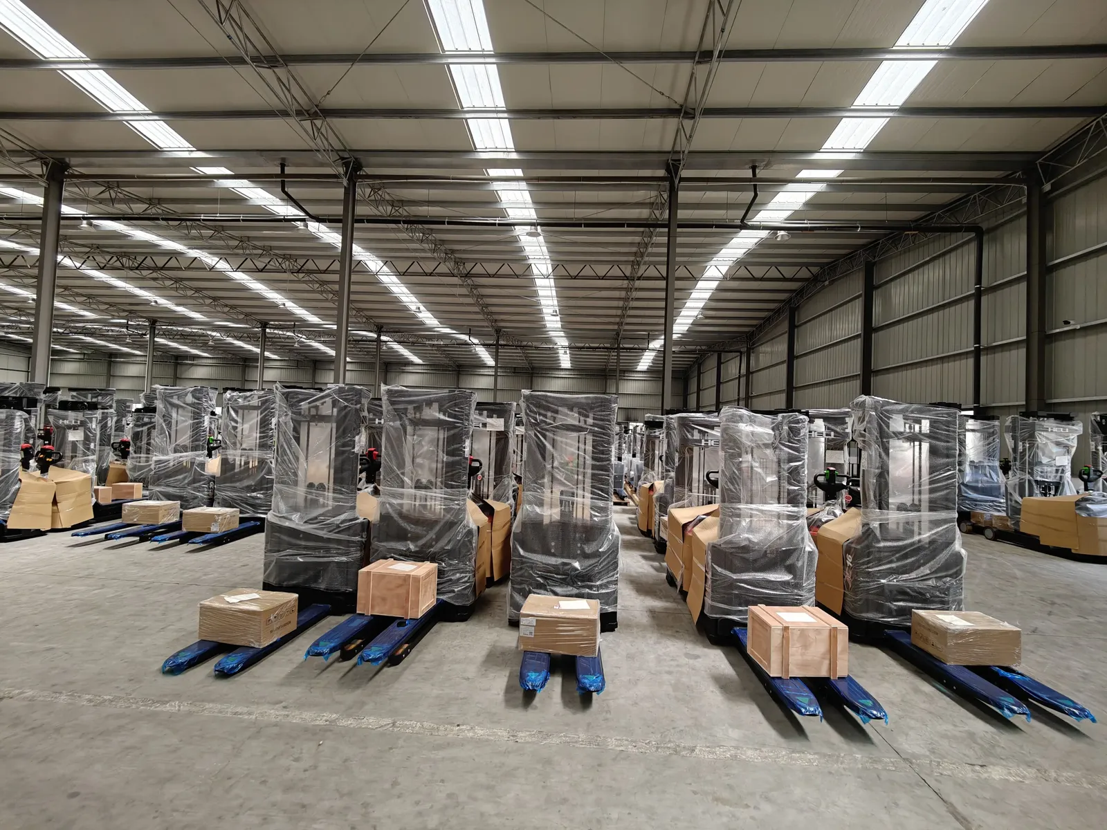 2 Ton Ride on Electric Pallet Truck With AC Drive System detail 12