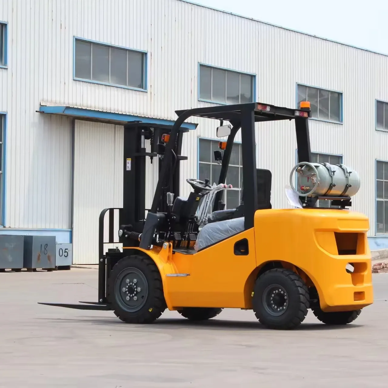 Gas Forklift 3Ton LPG & Gasoline Dual-fuel Forklift Truck photo 1
