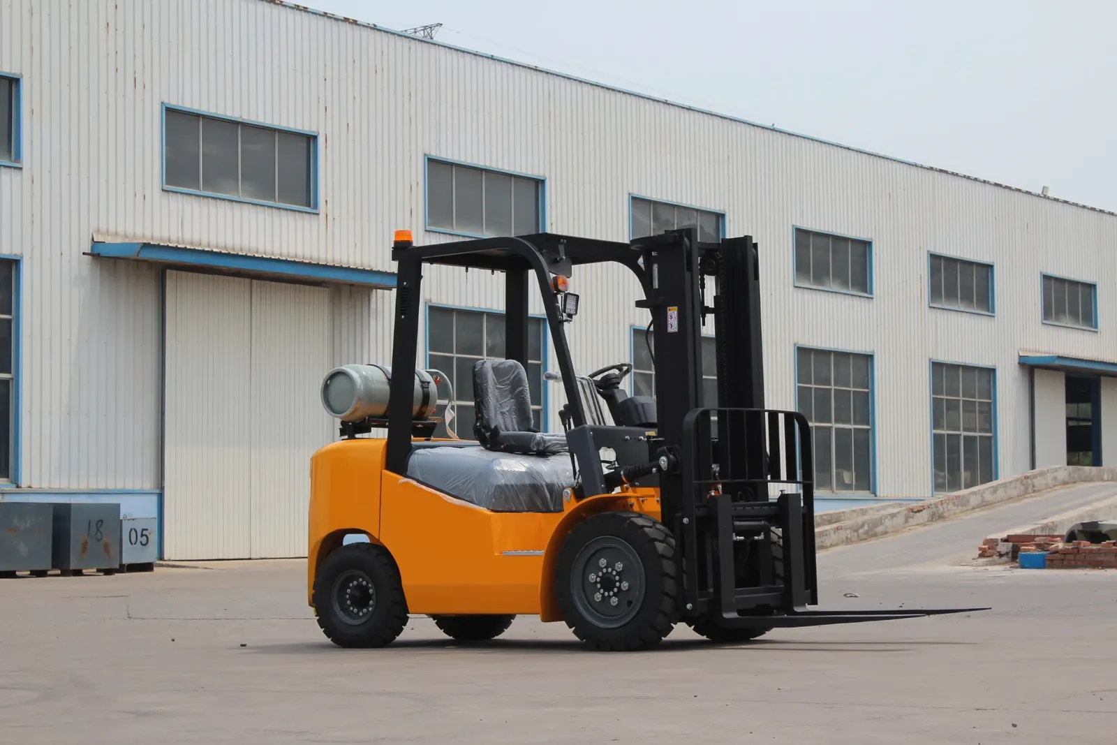 Gas Forklift 3Ton LPG & Gasoline Dual-fuel Forklift Truck photo 5