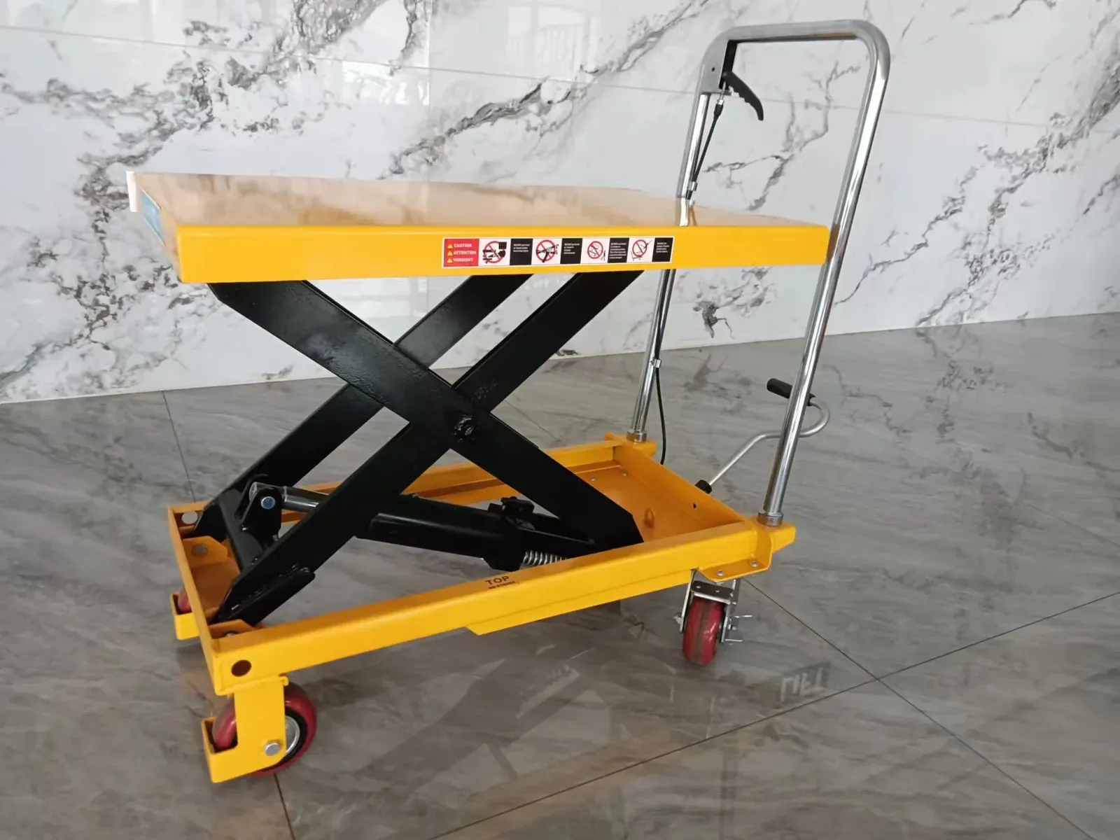 Folding Design Scissor Type Manual Hydraulic Lift Table 300 to 500 kg photo 2
