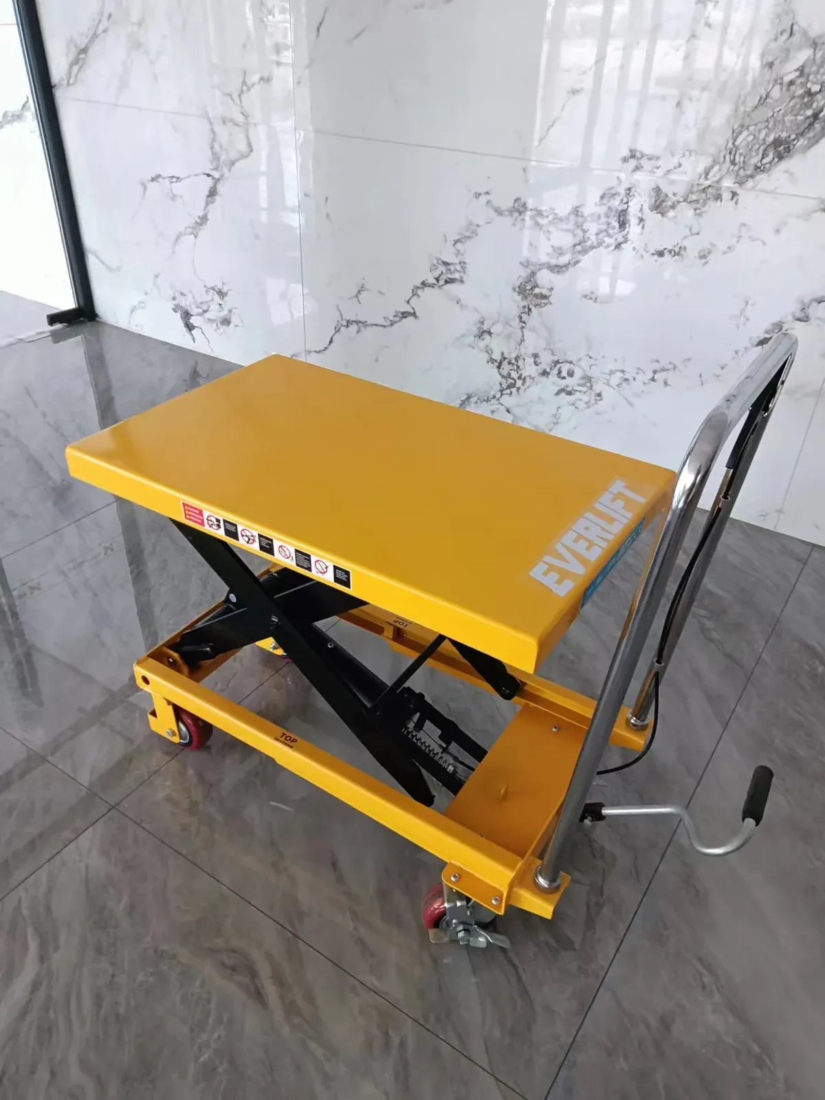 Folding Design Scissor Type Manual Hydraulic Lift Table 300 to 500 kg photo 3