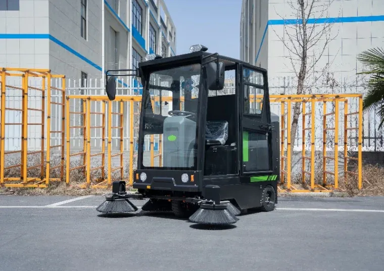 GL10 Fully Enclosed Ride-on Electric Industrial Road Sweeper photo 2