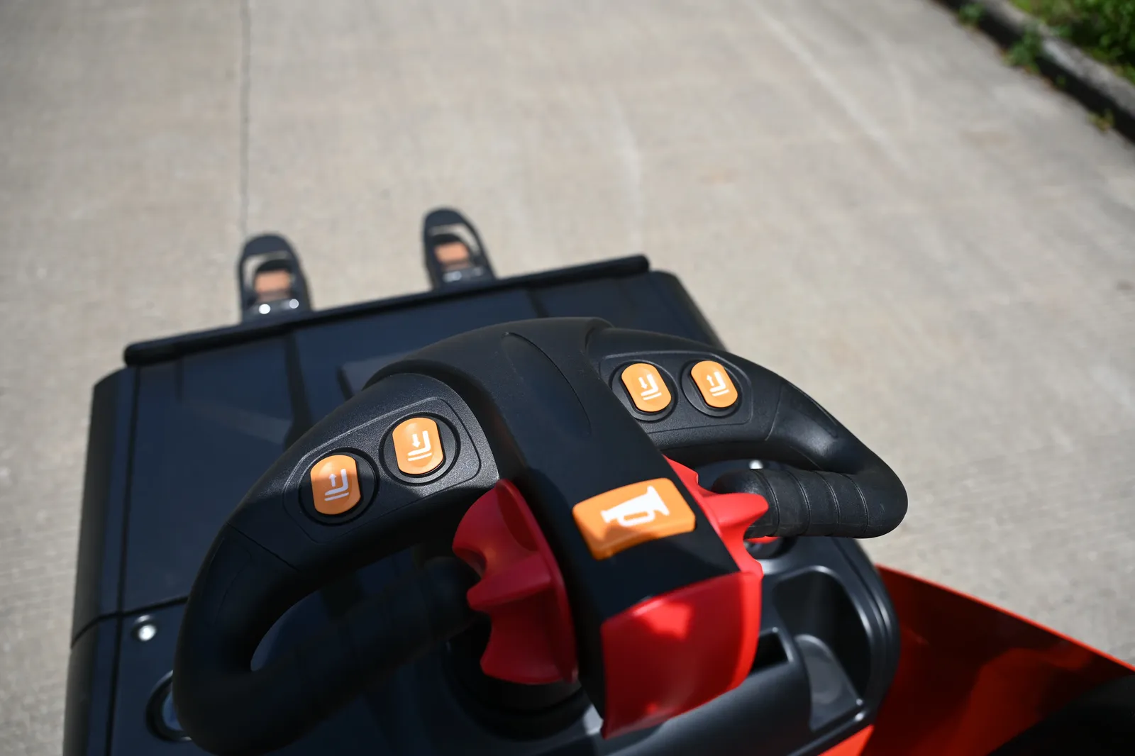 CDB20-491 Electric Pallet Truck High Speed 14KMH Pallet detail 11