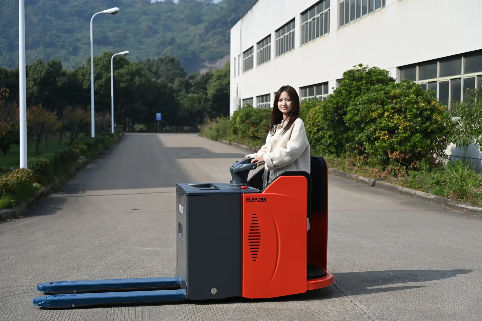 CDB20-491 Electric Pallet Truck High Speed 14KMH Pallet detail 8