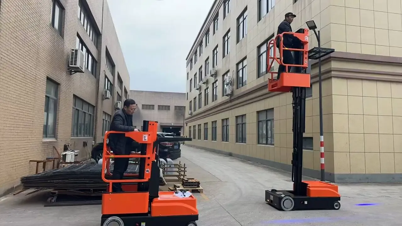 Electric Order Picker Man Lift Forklift 300 kg detail 1