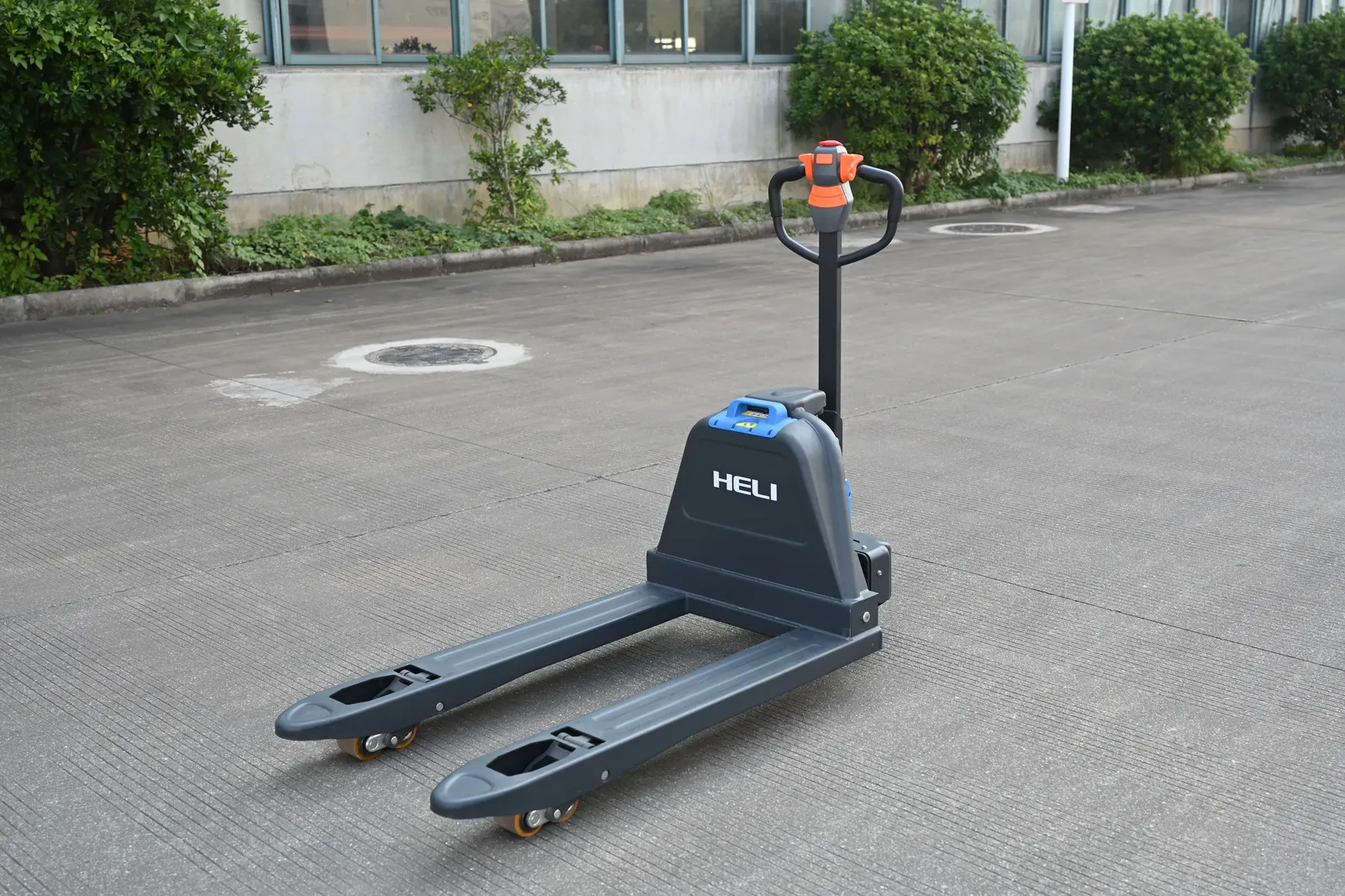 Pallet Jack Electric 1500 to 2000 kg photo 4