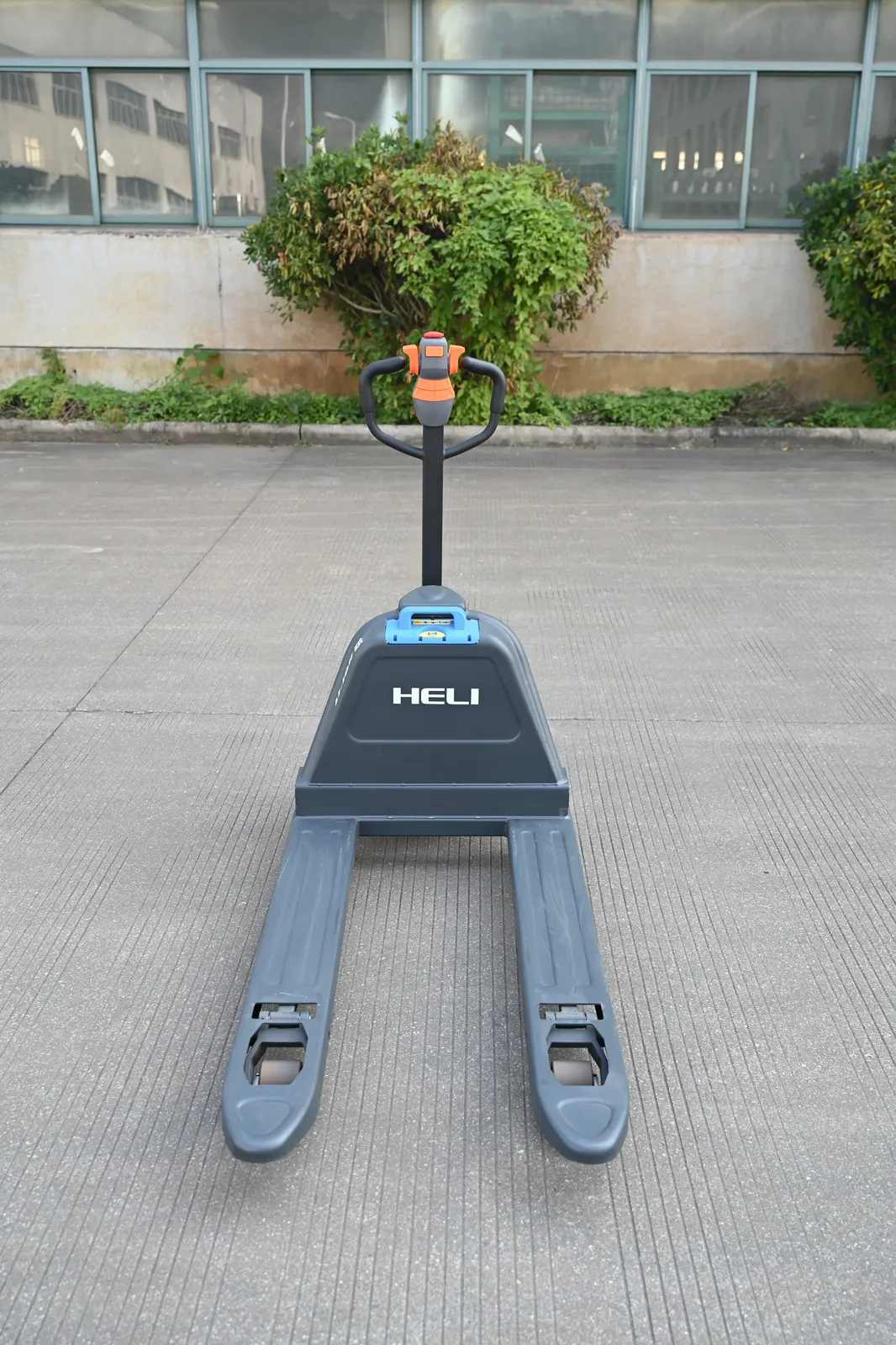 Pallet Jack Electric 1500 to 2000 kg photo 5