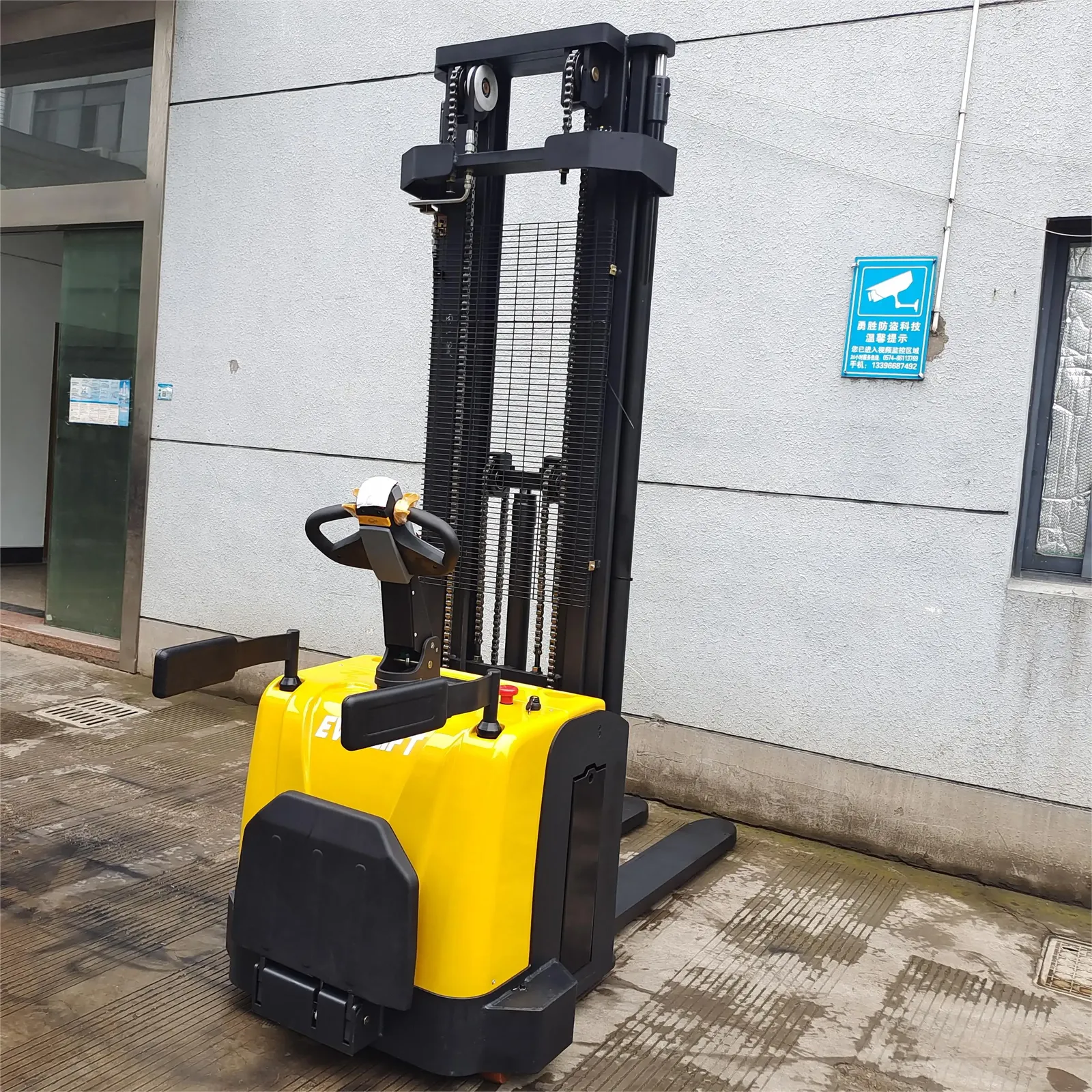 3 Ton Fully Electric Forklift Stacker Straddle Type photo 1