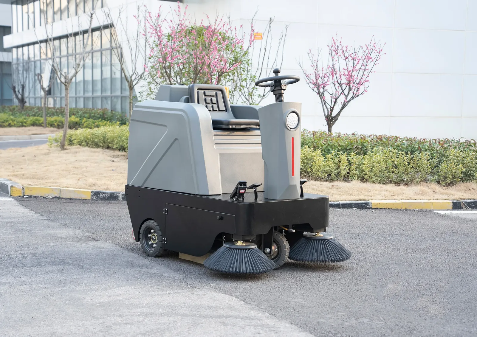 Industrial Ultrasonic Cleaner Self-Propelled Ride-On 24V detail 3