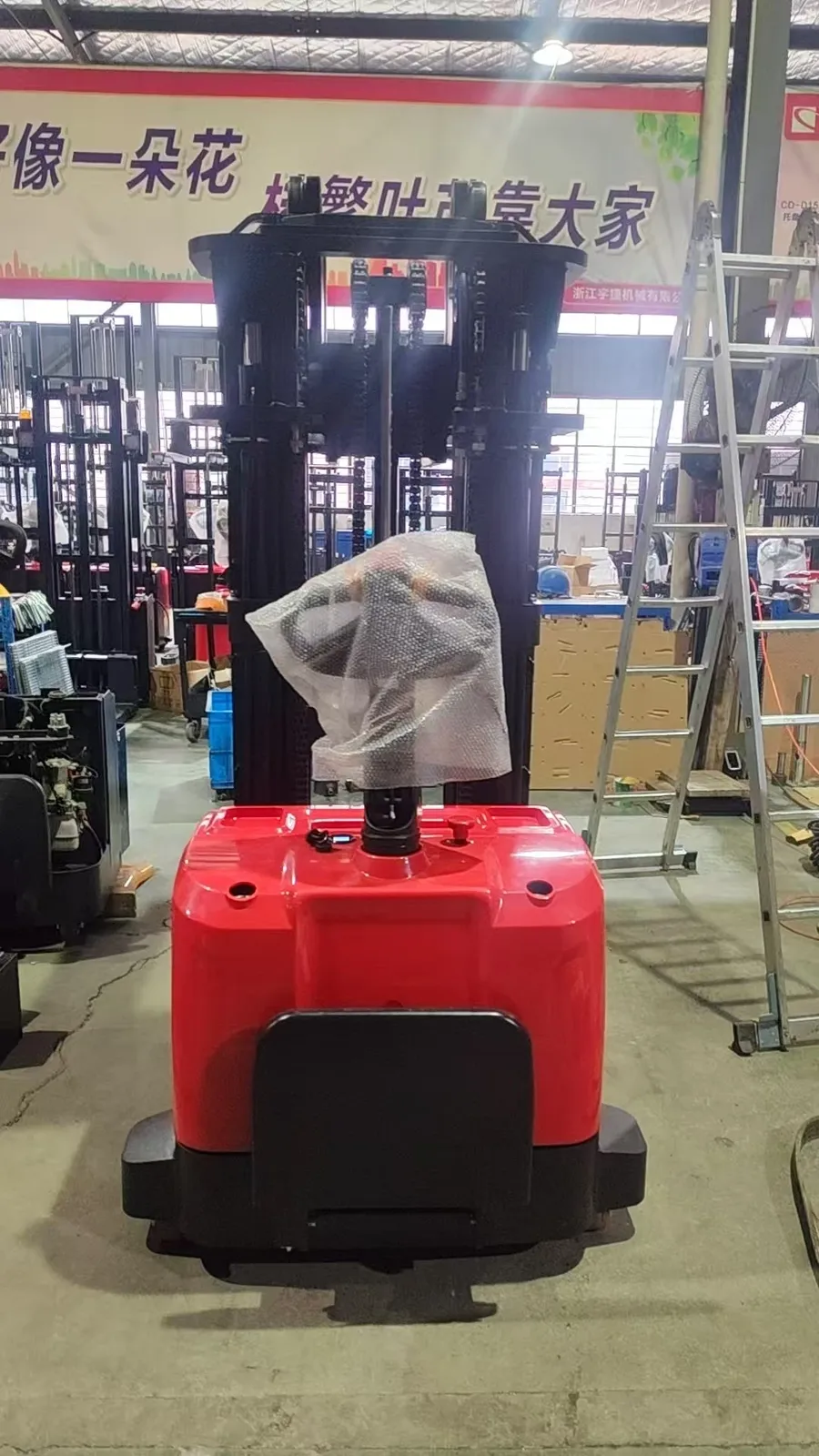 3 Ton Fully Electric Forklift Stacker Straddle Leg Type 3000 kg photo 2