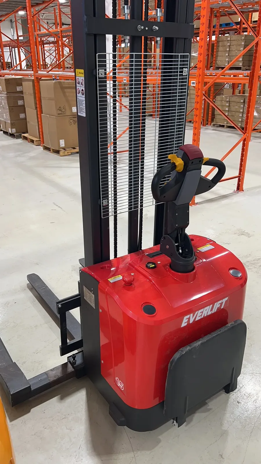 ELES-15F Wide Leg Electric Stacker 1500 kg photo 2