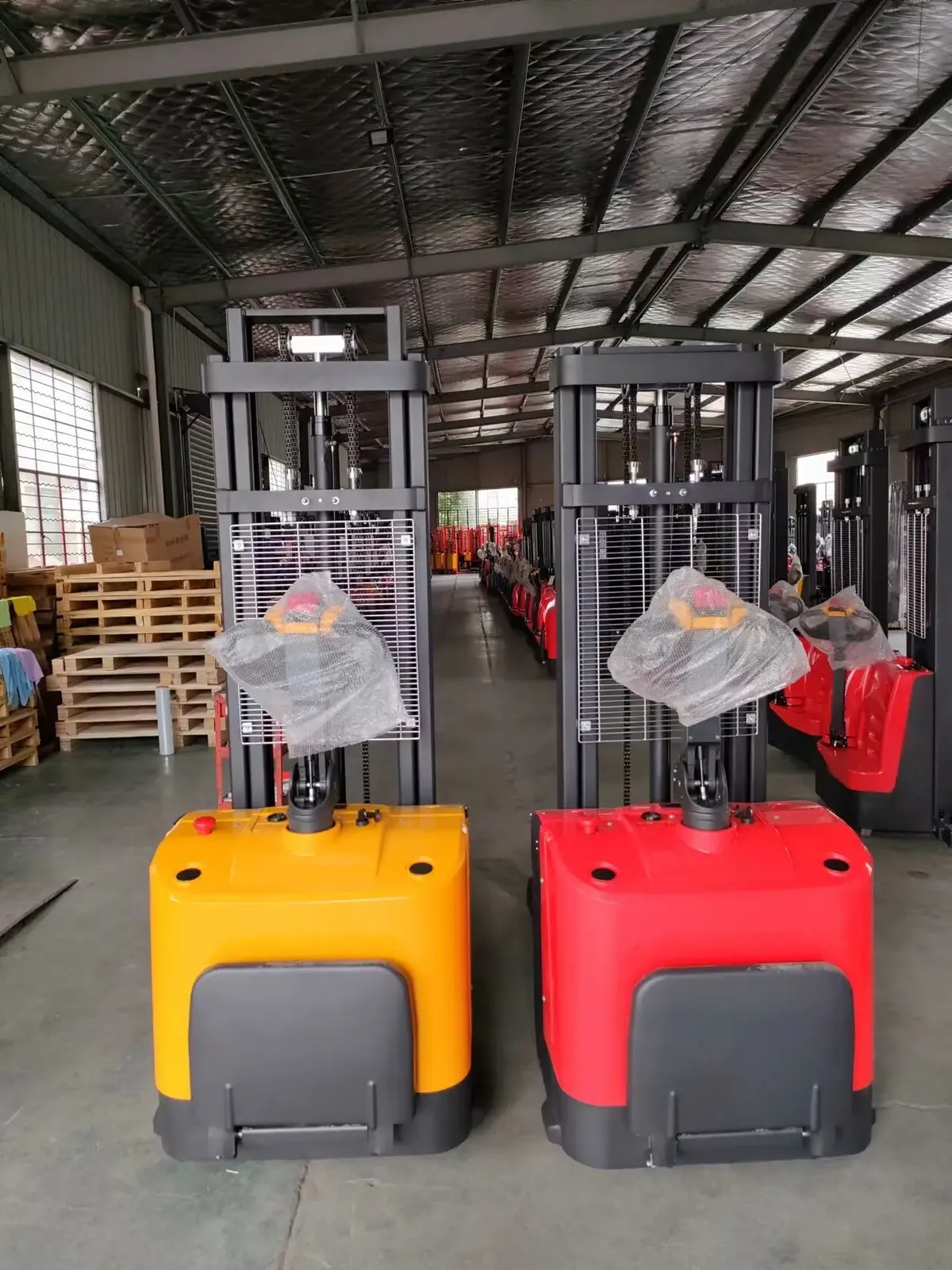 ELES-15F Wide Leg Electric Stacker 1500 kg photo 3