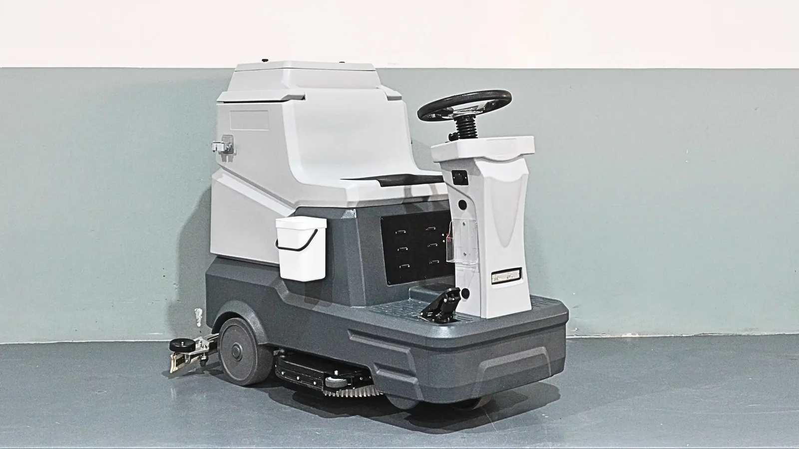 XD120 Ride-On Floor Scrubber 800mm Cleaning Width detail 4