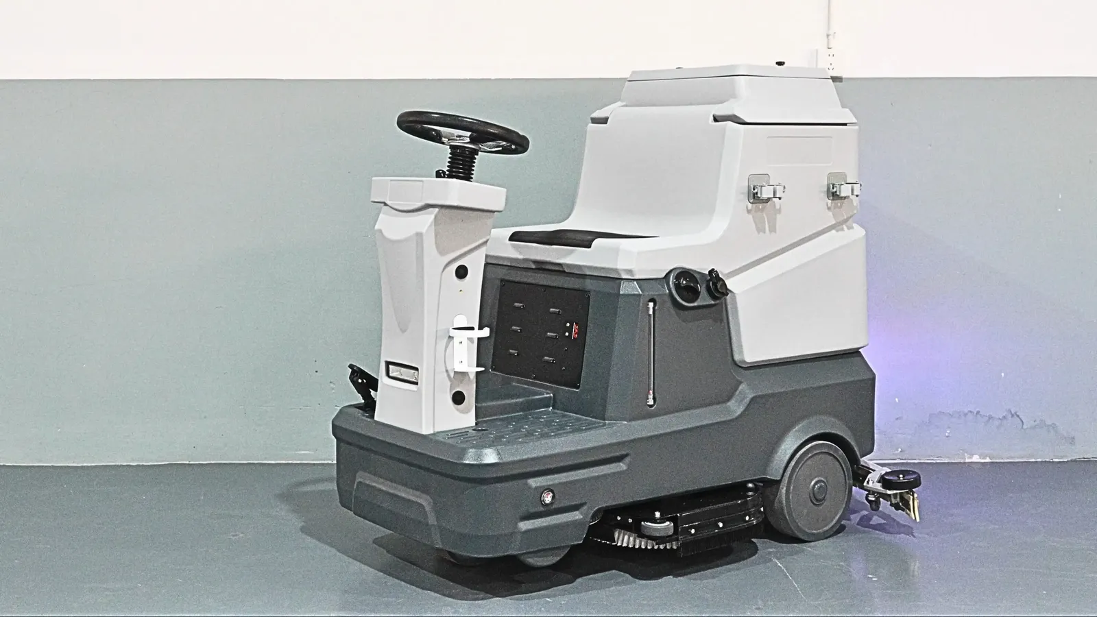 XD120 Ride-On Floor Scrubber 800mm Cleaning Width photo 5