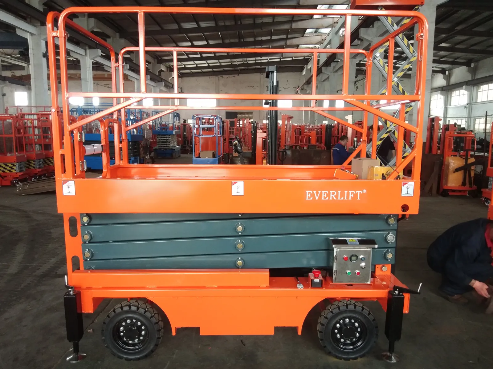 200 to 300 kg Electric Order Picker 3m 4m Platform Height detail 3