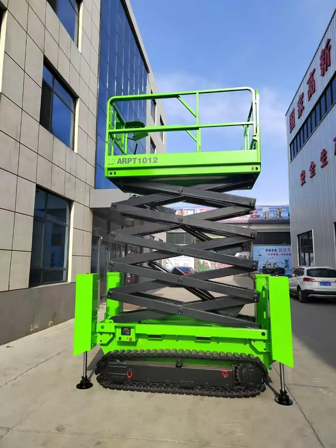 Crawler Self Propelled Electric Scissor Lift Hydraulic detail 4