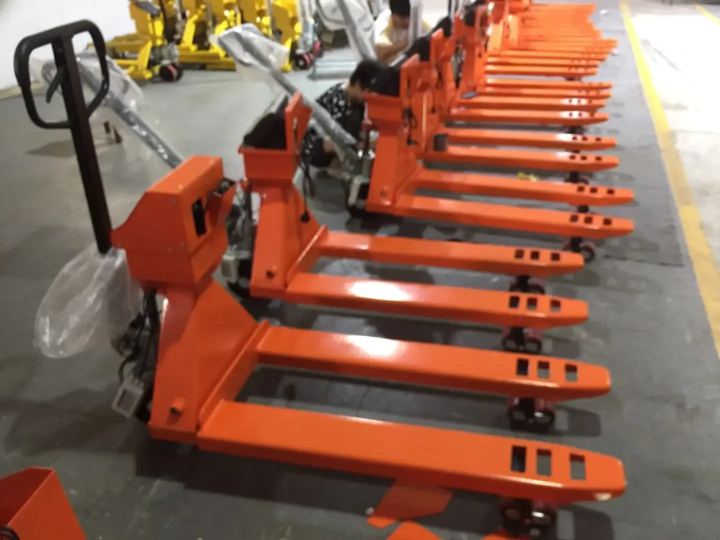 2 Ton Hydraulic Pallet Truck HPT-20, 2000 kg photo 2