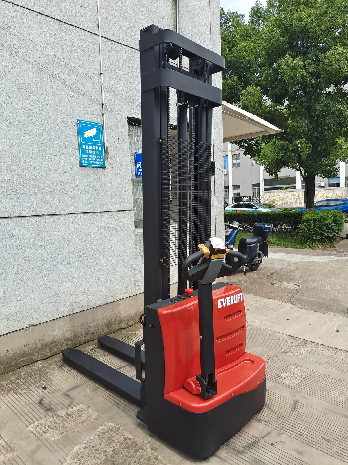 ELES-12/15E Mini Electric Pallet Stacker 1200 to 1500 kg detail 6