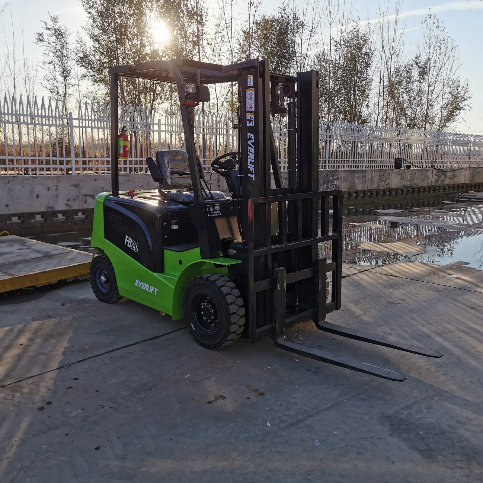 FB20 2 Ton Electric Forklift Full AC Drive Battery photo 6
