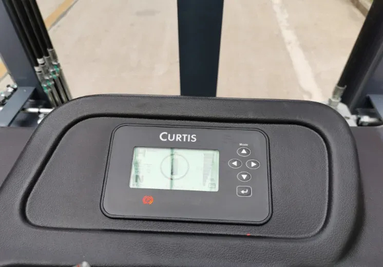 Vna Forklift Man up Electric 3 Way Turret Truck detail 4