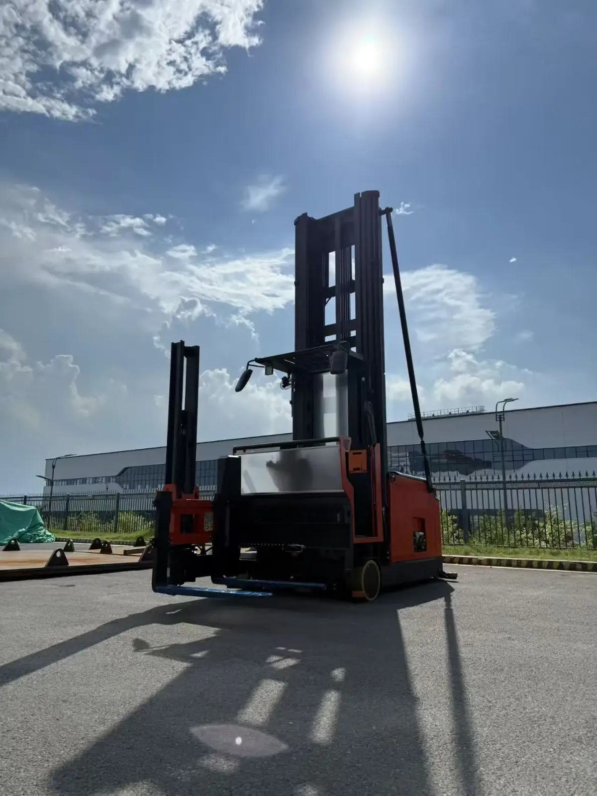 Vna Forklift Man up Electric 3 Way Turret Truck photo 4